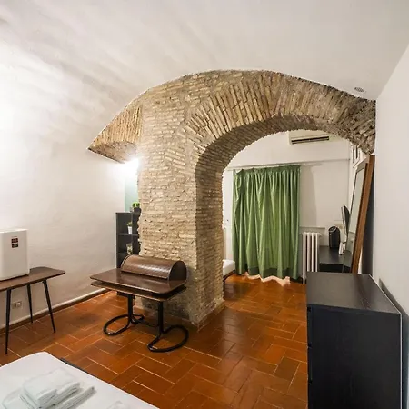 Campo De Fiori Grotto Рим