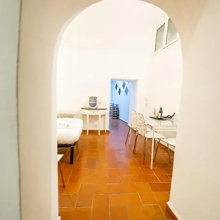Campo De Fiori Grotto Apartment Rom